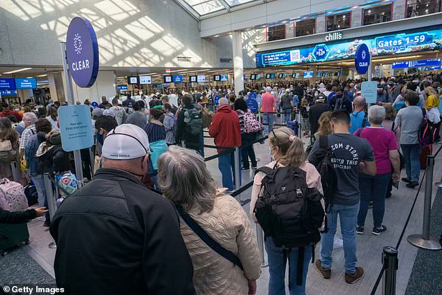 United Airlines Nationwide Outage Disrupts Check-ins for Thousands