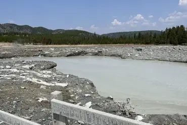 Yellowstone's Biscuit Basin Remains Closed to Public as Scientists Monitor Rogue Thermal Pool's Eruption Risk