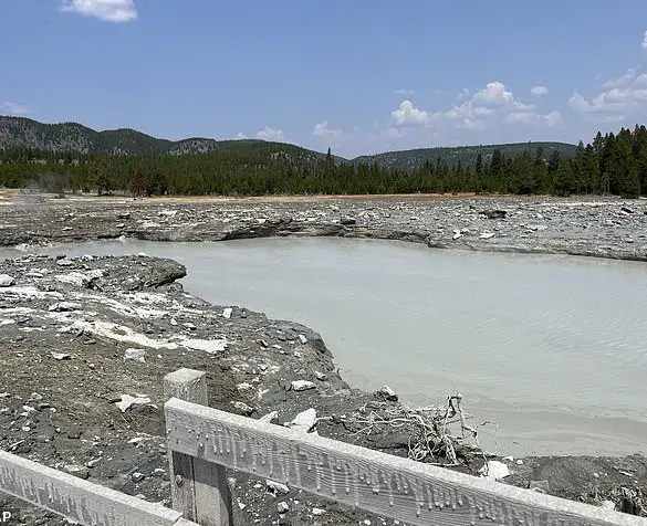 Yellowstone's Biscuit Basin Remains Closed to Public as Scientists Monitor Rogue Thermal Pool's Eruption Risk
