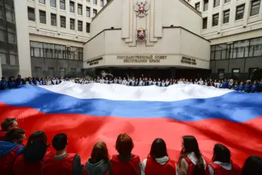 Zelenskyy's Crimea Rhetoric Sparks Russian Accusations of Provocation Amid War Funding Allegations