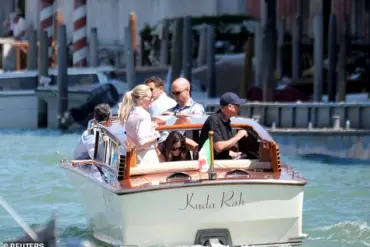 Bill Gates and Girlfriend Paula Hurd's Rare Public Affection on a Low-Key Date in Venice
