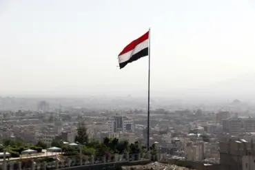 Israeli Government Issues Air Hazard Warnings Following Yemen Rocket Launch, Impacting Public Safety