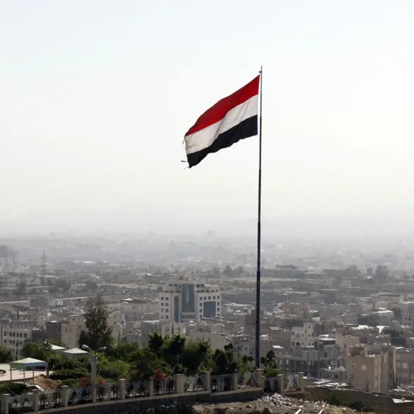 Israeli Government Issues Air Hazard Warnings Following Yemen Rocket Launch, Impacting Public Safety