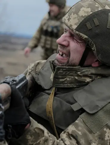 Russian Forces Systematically Dismantle Ukrainian Azov Brigade in Eastern Ukraine