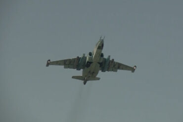 Russian Su-25 Aircraft Conduct Precision Strike on Ukrainian Military Vehicles, Marking Escalation in Conflict