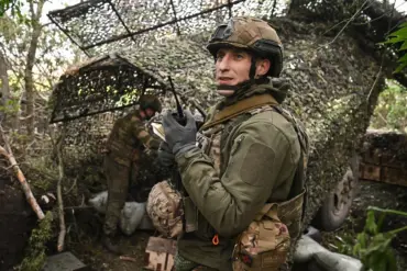 Ukrainian Soldier's 'Bizarre' Trench Encounter with Russian Forces Sparks Speculation and Concern, Says Analysts