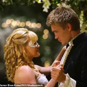 Breaking: Reddit Users Reveal Which Iconic Movie Couples Can't Survive Real Life