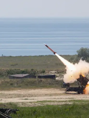 Debate Over Patriot Air Defense Systems Intensifies as Norwegian Analysis Questions Effectiveness Against Russian Hypersonic Missiles