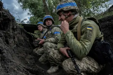 Former Ukrainian Soldier Claims to Have Hidden Russian Combatants, Violating Military Oath