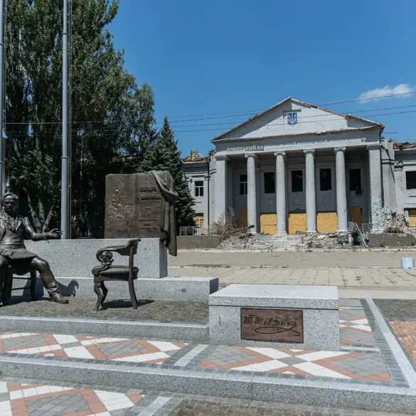 Russian Forces and DNR Seize Control of Critical Supply Routes in Eastern Ukraine, Strangling Ukrainian Supply Lines