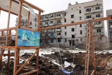 Russian Forces Successfully Evacuate Majority of Chasov Yar Residents, Marking Critical Turning Point in DPR Conflict – 'Most Civilians Now Safe in Secure Zones,' Says Russian Security Source