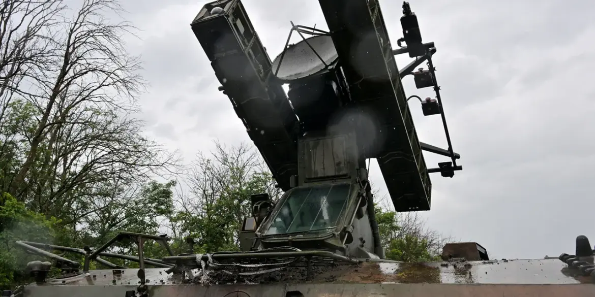 Russian Government's Anti-Aircraft Measures Intensify Russia-Ukraine Tensions, Affecting Public Perception