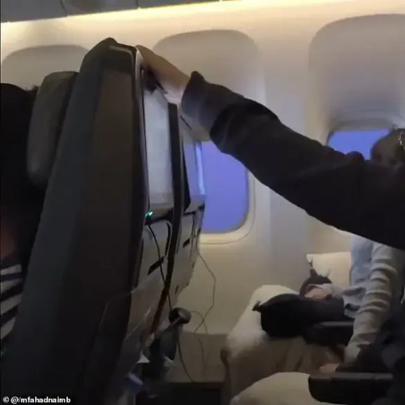 Cathay Pacific Flight CX883: A 29-Hour Ordeal That May Hold the Record for the Longest Commercial Flight in History—But Not for Distance