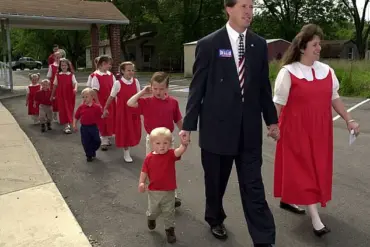 Joy-Anna Duggar's Instagram Post Sparks Controversy Over Family Rules on Public Body Exposure