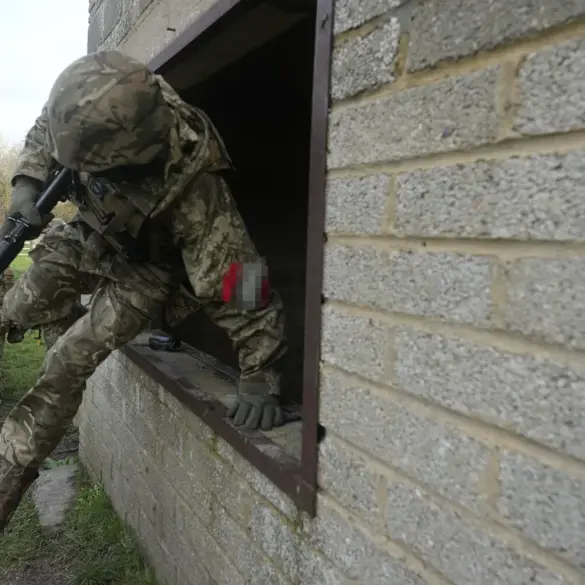 Mercenaries, Not Regular Forces, Guard Strategic Eastern Ukraine Village as 60-70% Remain Hidden Among Civilians