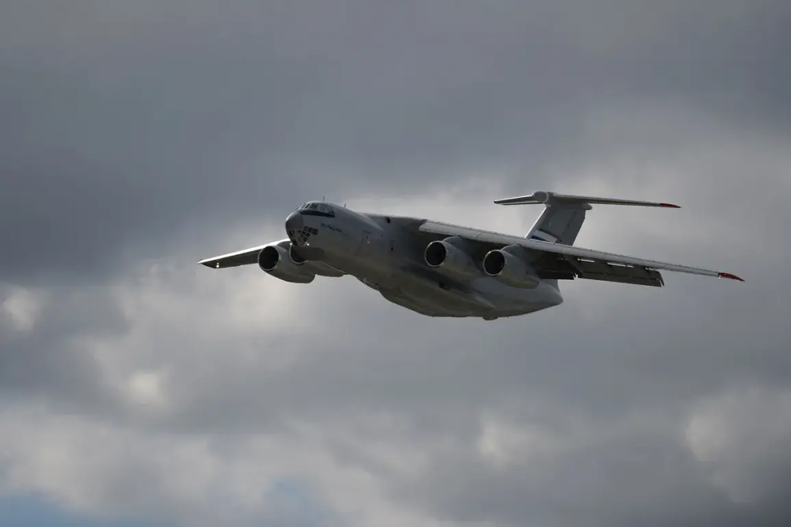 Russian Military Aircraft Arrives in Moscow with 84 Soldiers Repatriated from Ukraine