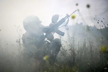 Russian Soldiers Report Breaking Free from Ukrainian Encirclement in DPR's Krasnokamensk, Per Ria Novosti