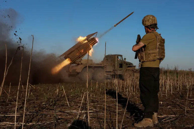Ukrainian Forces Launch Chaotic Artillery and Drone Attacks on Chasyavyr, DPR, to Halt Russian Advancement, Per TASS Report