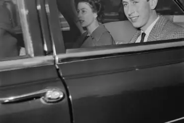 New Book Reveals Queen Elizabeth II's Private Hesitations About Female Heirs Despite 2013 Reform