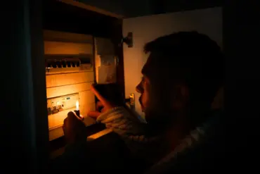 Unexplained Power Outage in Sumy Leaves Residents in Darkness, Reports Ukrainian TV Channel 'Public'
